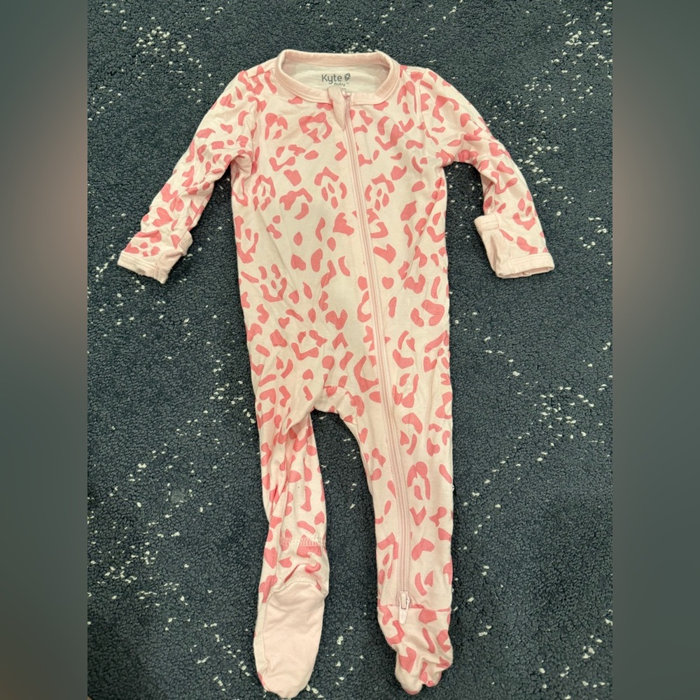 Kyte BABY Pink Footies One Piece Soft Stretchy Fabric